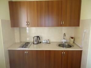 Family Apartment | Private kitchenette | Fridge, stovetop, coffee/tea maker, electric kettle - Apartments Tigran Petrosyan (Yerevan)