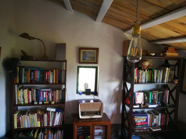 Library - La Casa Dels Ocells- Adults Only (Torreflor)