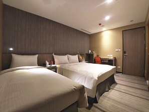 Tremannsrom | Sengetøy av topp kvalitet, dundyner og skrivebord