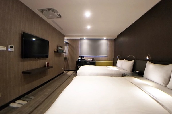 Quadruple Room | Premium bedding, down comforters, desk, laptop workspace