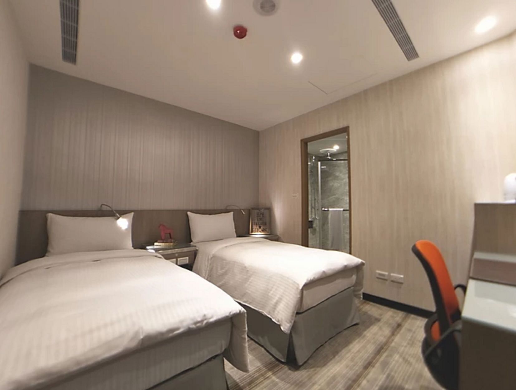 Literie de qualité supérieure, couette en duvet d'oie, bureau