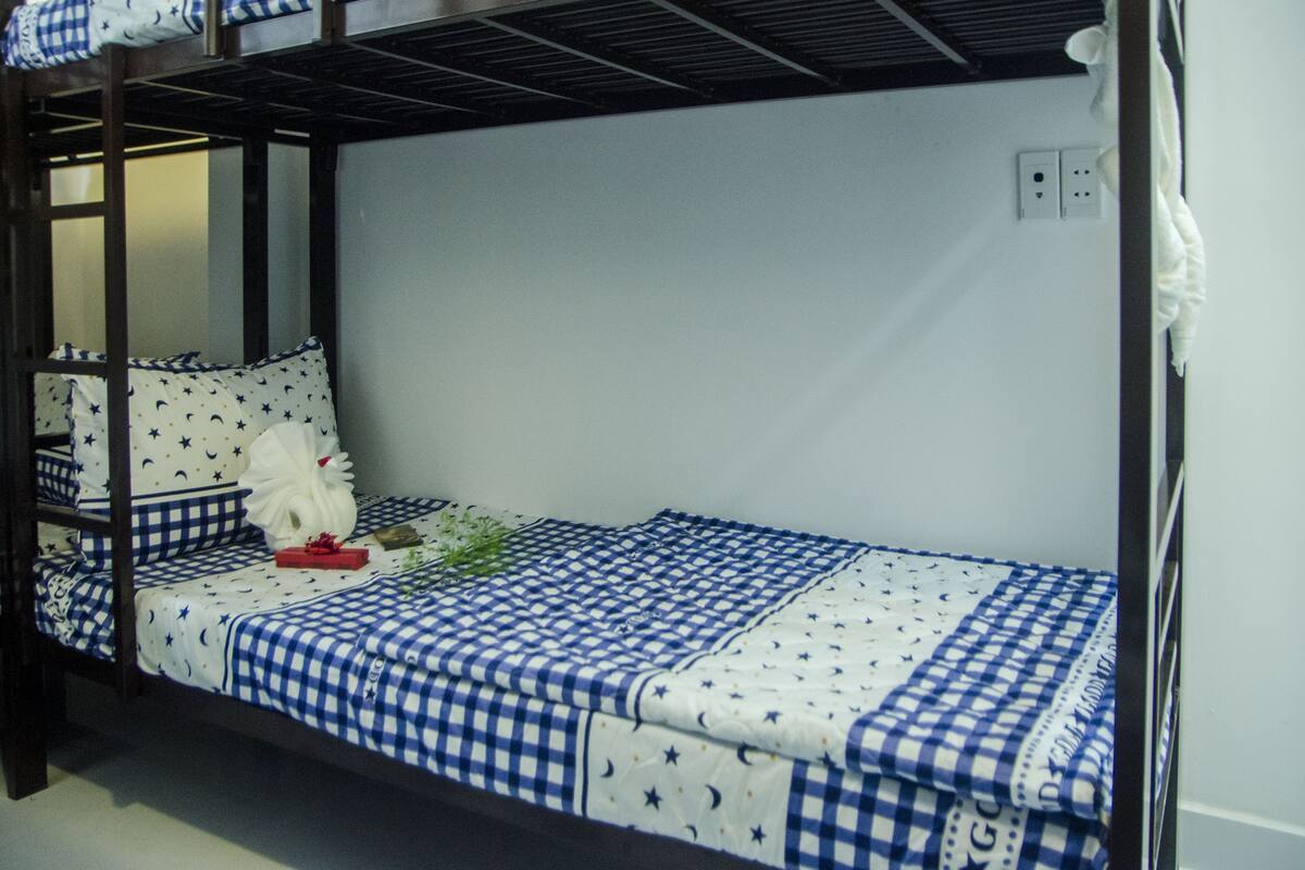 Bed in 6-bed Mixed Dormitory | Màn/rèm cản sáng, truy cập Internet không dây miễn phí, bộ trải giường 