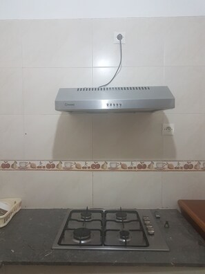 Apartment, 2 Bedrooms, Non Smoking | Private kitchen | Fridge, stovetop, coffee/tea maker, cookware/dishes/utensils - Appart Akherraze (Martil)