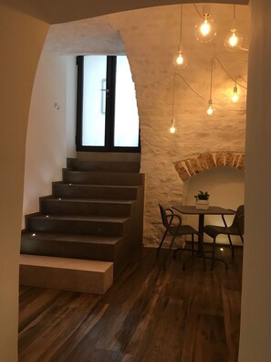 Luxury Studio | Living area | Flat-screen TV - L'ArChasetta Historic Apartments (Casamassima)