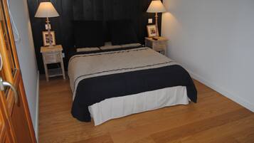 Comfort tweepersoonskamer, privébadkamer, uitzicht op zwembad (Ptit Piquey)