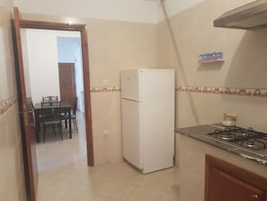Apartment, 2 Bedrooms, Non Smoking | Private kitchen | Fridge, stovetop, cookware/dishes/utensils