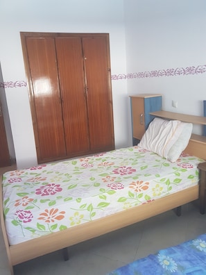 Apartment, 2 Bedrooms, Non Smoking | 2 bedrooms, bed sheets