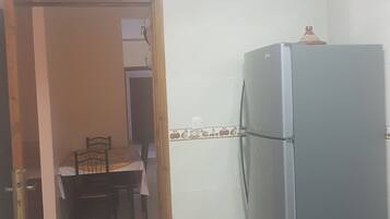 Apartemen, 2 kamar tidur | Dapur pribadi | Lemari es, kompor, dan peralatan masak/sendok-piring