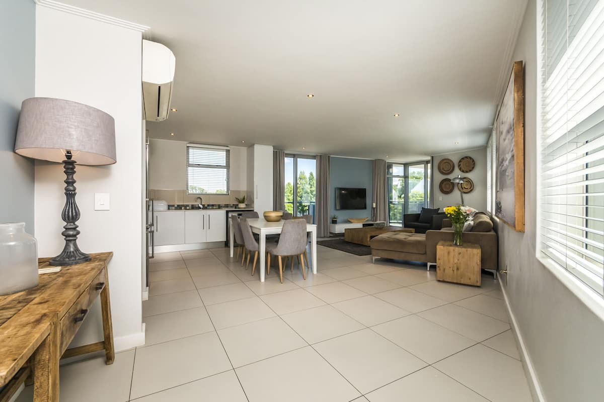 Grand Apartment, 2 Bedrooms | Living area