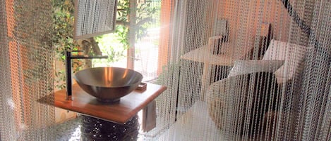 Double Room | Bathroom shower
