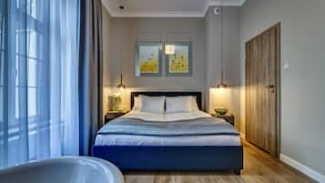 Verduisterende gordijnen, een strijkplank/strijkijzer, gratis wifi