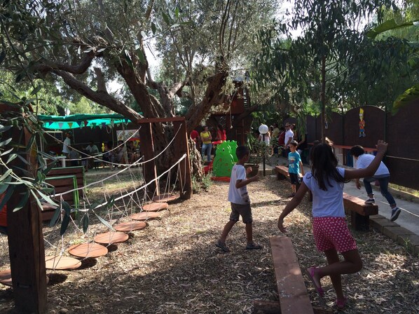 Aire de jeux - extérieure