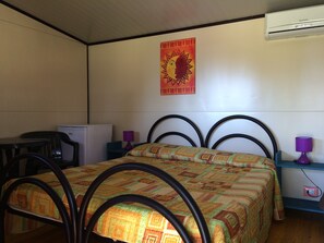 Double or Twin Room | Bed sheets - Camping Valle Dei Templi (Agrigento)