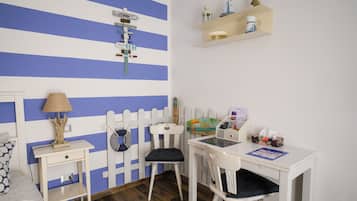 Comfort Double Room | Desk, laptop workspace, blackout drapes, soundproofing