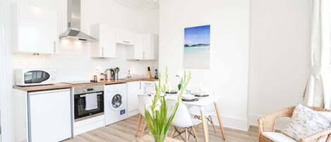 商務公寓, 2 間臥室, 非吸煙房 | 私人廚房 | 電冰箱、微波爐、烤箱、爐台