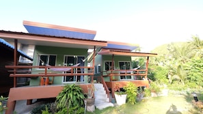 Standard Bungalow with Fan | Desk, free WiFi - Ibiza Beach Resort (Ko Pha-ngan)