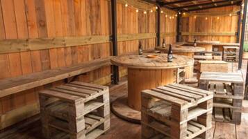 Bar (en el alojamiento)