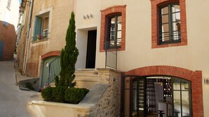 Front of property - Les Chambres de l'Oustalet (Gigondas)