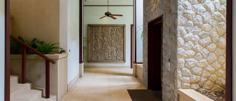 6-Bedroom Villa | Room amenity