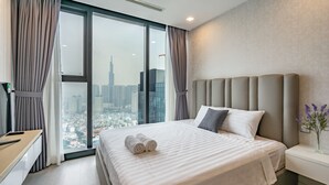 Deluxe Apartment, 2 Bedrooms - Zahoo House - Vinhomes Golden River (Ho Chi Minh City)