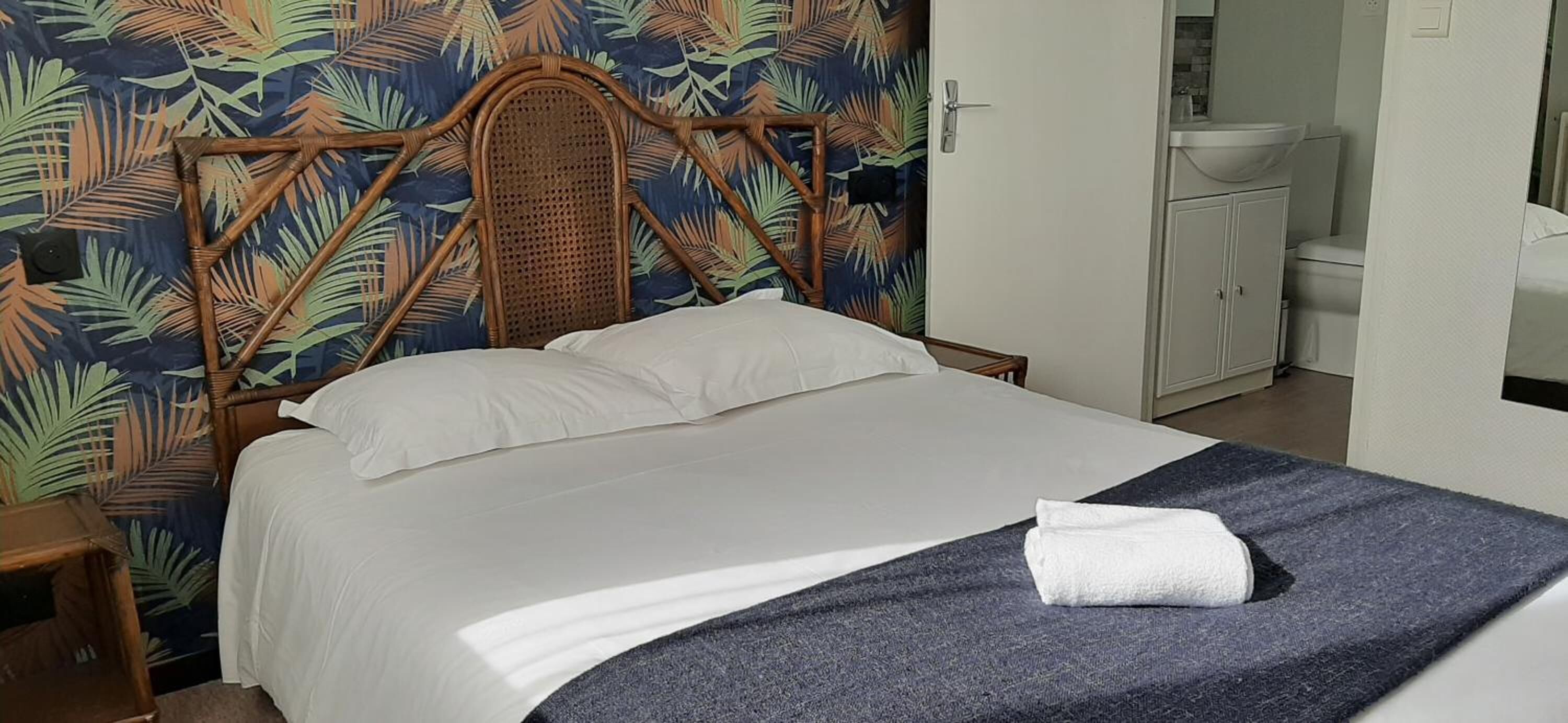 premium bedding, individually decorated, individually furnished, desk