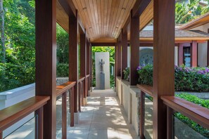 Interior entrance - Villa Chanjar- Kamala Beach (Kamala)