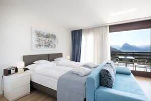 Monolocale comfort, lato lago | Biancheria da letto di alta qualità, copriletto in piuma