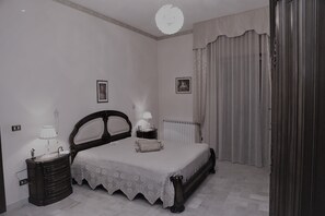 Memory-foam beds, free WiFi, bed sheets - Elimo Affittacamere di Scardino Leonardo (Poggioreale)