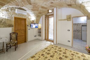 Quarto casal | Escrivaninha, Wi-Fi de cortesia, roupa de cama