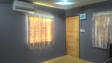 Standard Double Room, 1 Double Bed, Non Smoking | Room amenity. SiBamboo 2