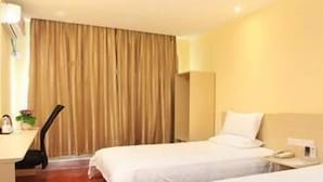 Room - Hanting Hotel (Yining)