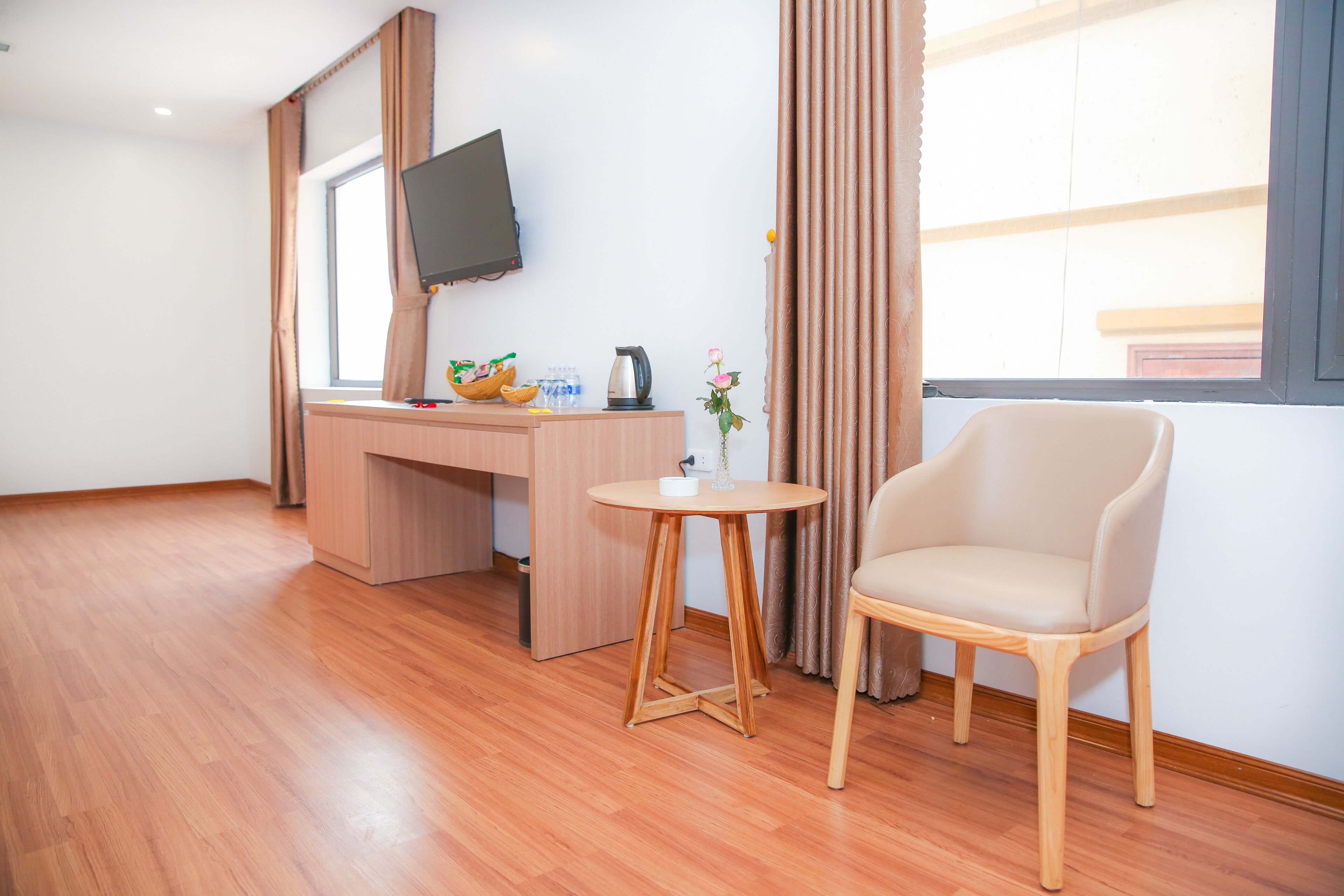 Kamar Twin Superior | Ruang keluarga | Televisi layar datar 28-inci dengan saluran TV kabel