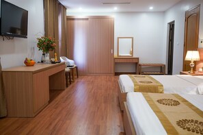 1 bedroom, premium bedding, minibar, desk