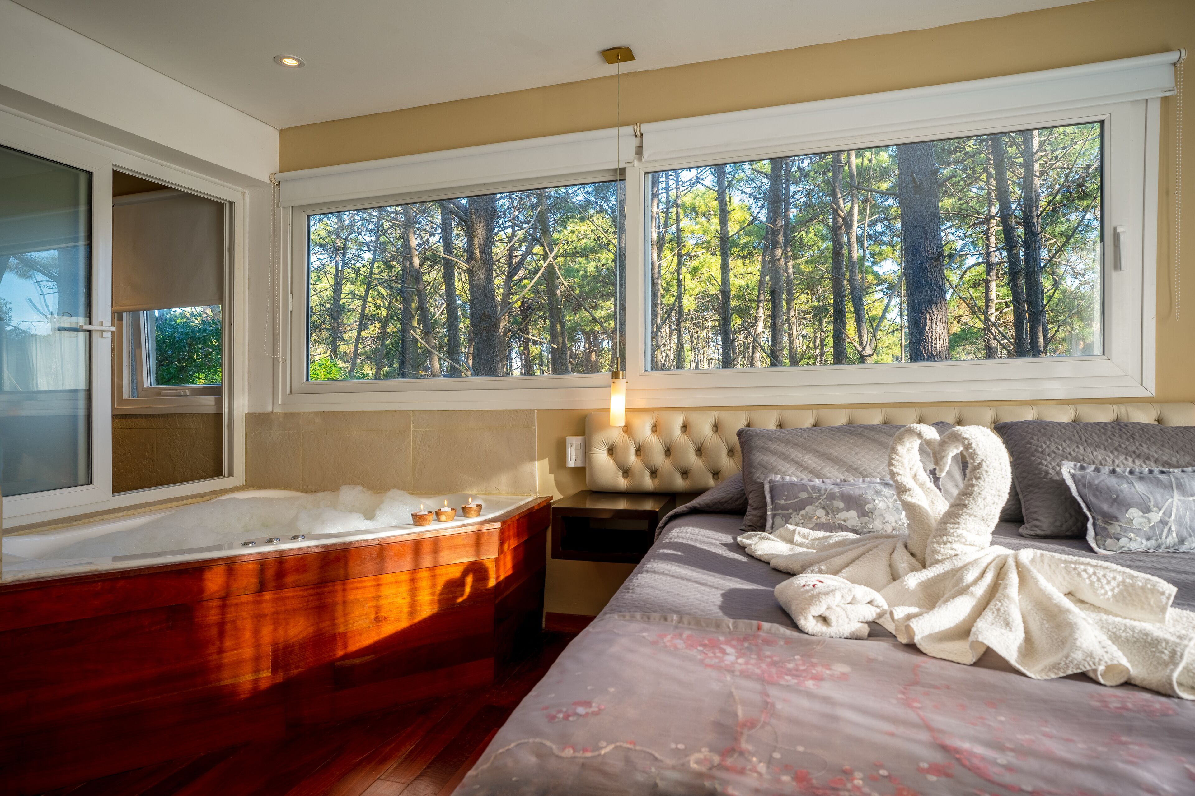 Premium Double Room, 1 King Bed | Egyptian cotton sheets, premium bedding, in-room safe, blackout curtains