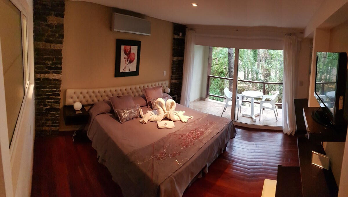 Habitación junior doble, 1 cama de matrimonio grande, no fumadores | Sábanas de algodón egipcio, ropa de cama de alta calidad, caja fuerte