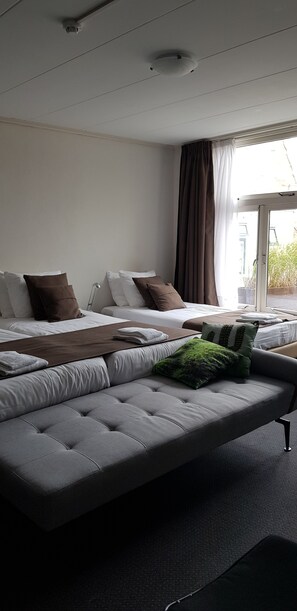 Quadruple Room | Premium bedding, blackout drapes, iron/ironing board, free WiFi - Hotel Anna Casparii (Harlingen)