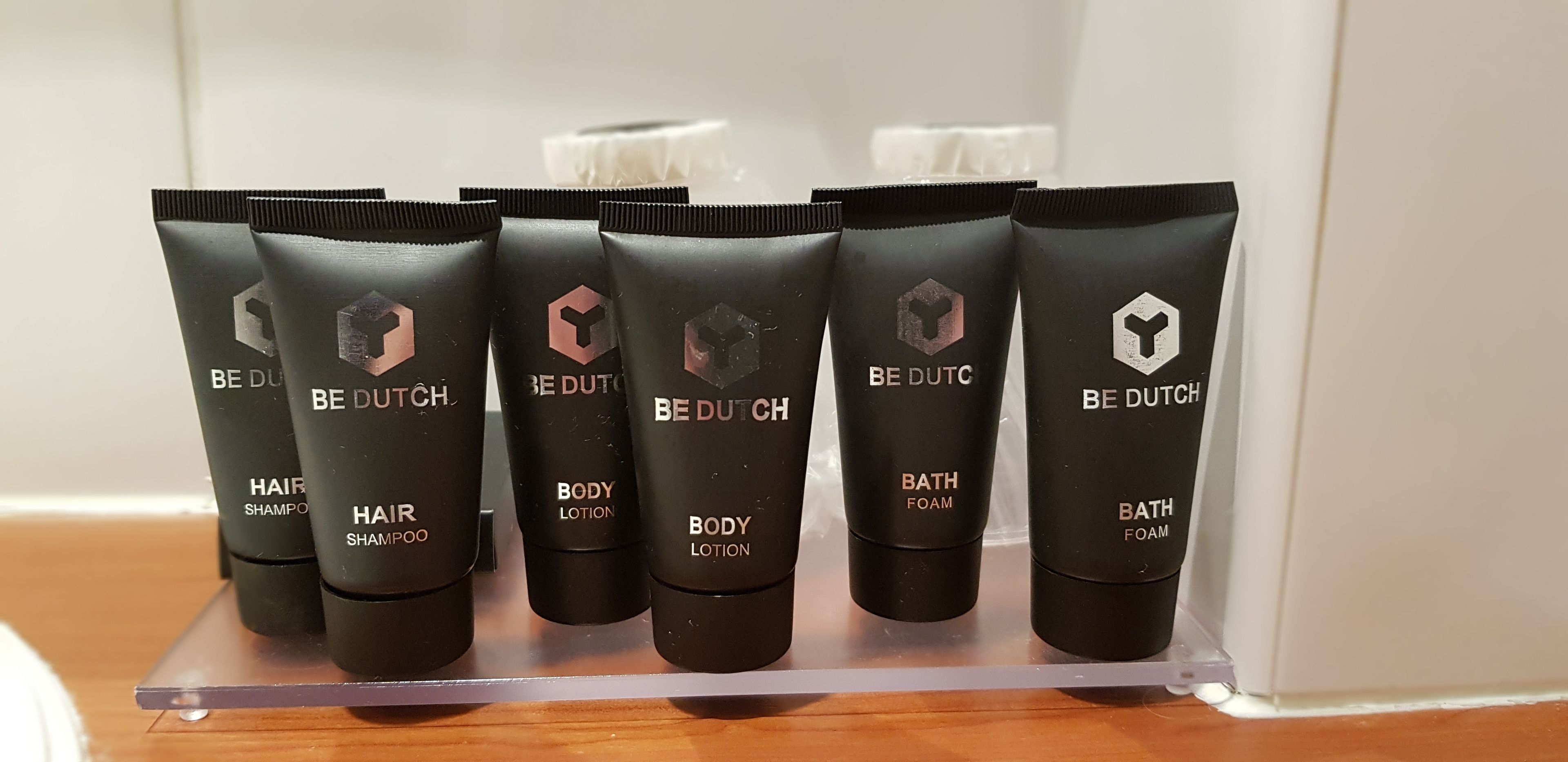 standard double room | bathroom amenities | shower, deep-soaking bathtub, designer toiletries, hair dryer