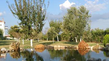 Children’s play area – outdoor