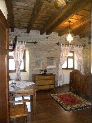 Comfort Twin Room, 2 Twin Beds, City View | Down comforters, minibar, individually decorated, individually furnished - Casa Bertha (Sighisoara)