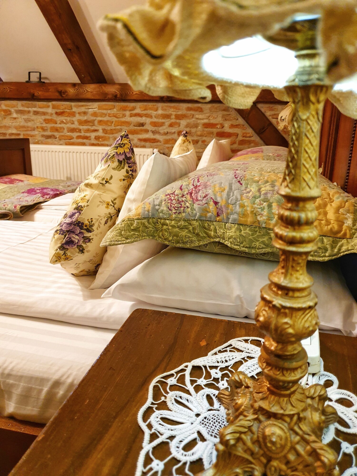 Standardzimmer | Daunenbettdecken, Minibar, individuell dekoriert