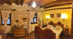 Comfort Twin Room, 2 Twin Beds, City View | Down comforters, minibar, individually decorated, individually furnished - Casa Bertha (Sighisoara)