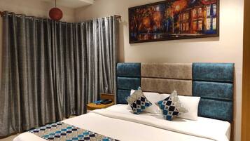 Kamar Double Eksekutif, Bebas Asap Rokok | Seprai antialergi, minibar, meja kerja, dan tirai kedap cahaya