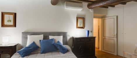 3 室のベッドルーム、アイロン / アイロン台、WiFi、ベッドシーツ