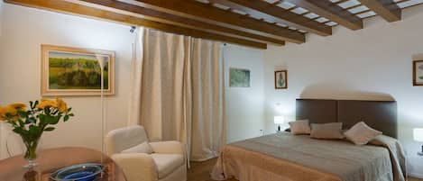3 chambres, fer et planche Ă repasser, Wi-Fi, draps fournis