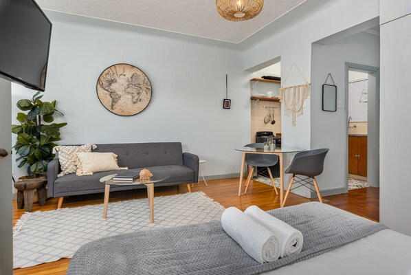 Grand Studio | Living area