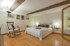 1 chambre, fer et planche Ă repasser, Wi-Fi, draps fournis
