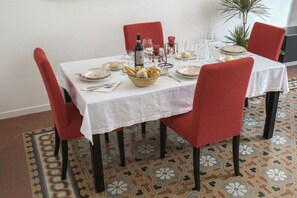 تناول الطعام