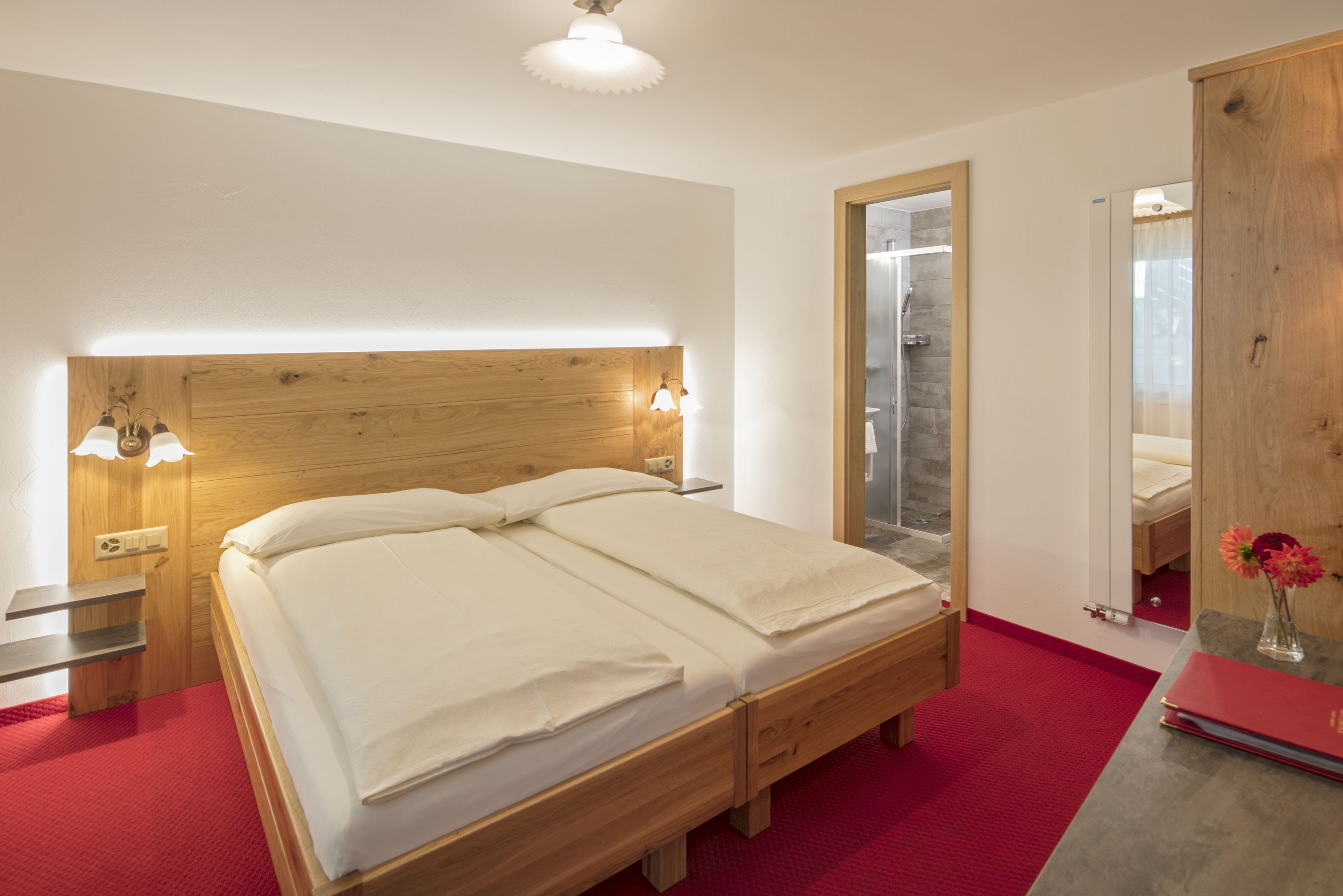 Zweibettzimmer, 2 Einzelbetten, Nichtraucher | Zimmersafe, Schreibtisch, Verdunkelungsvorhänge, kostenloses WLAN