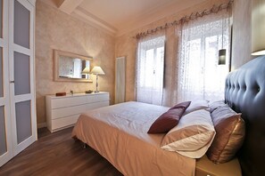 2 chambres, fer et planche à repasser, Wi-Fi, draps fournis