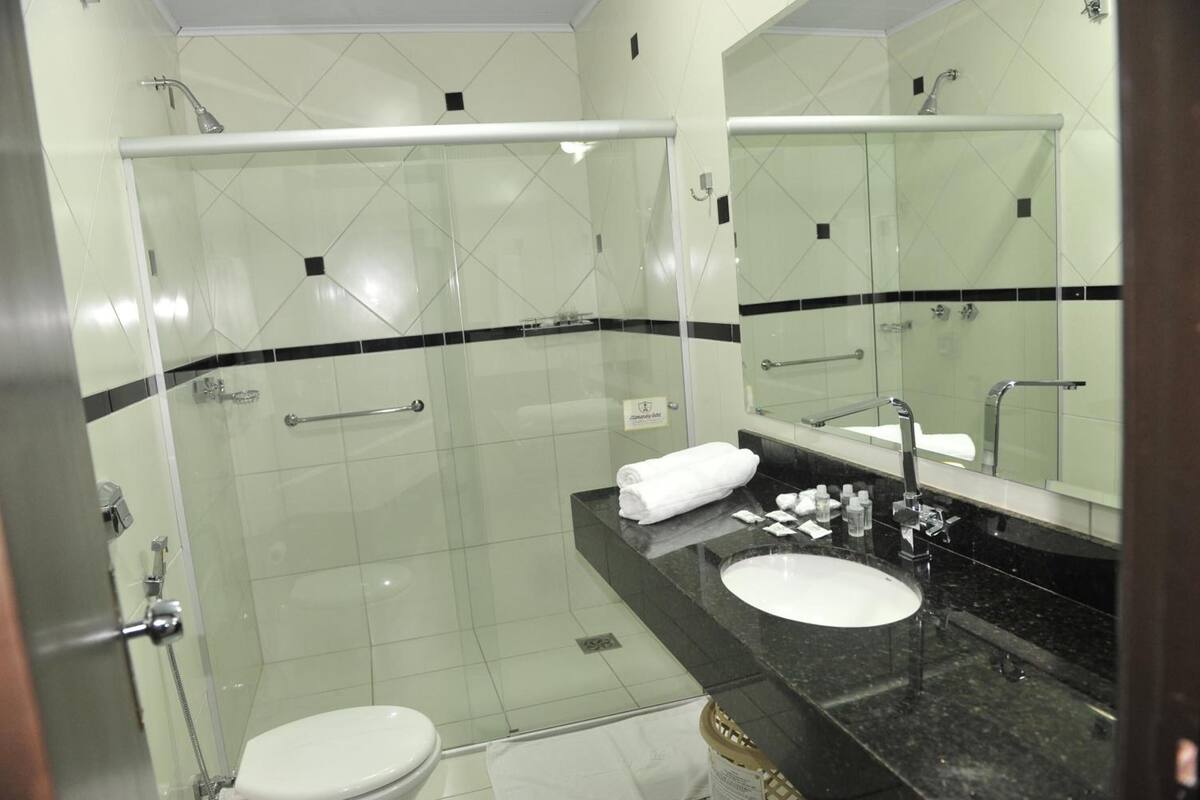 shower, free toiletries, towels